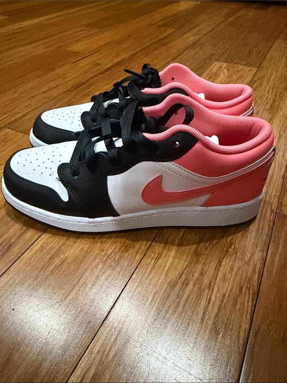 Nike Air Jordan 1 Low Kids 6Y
